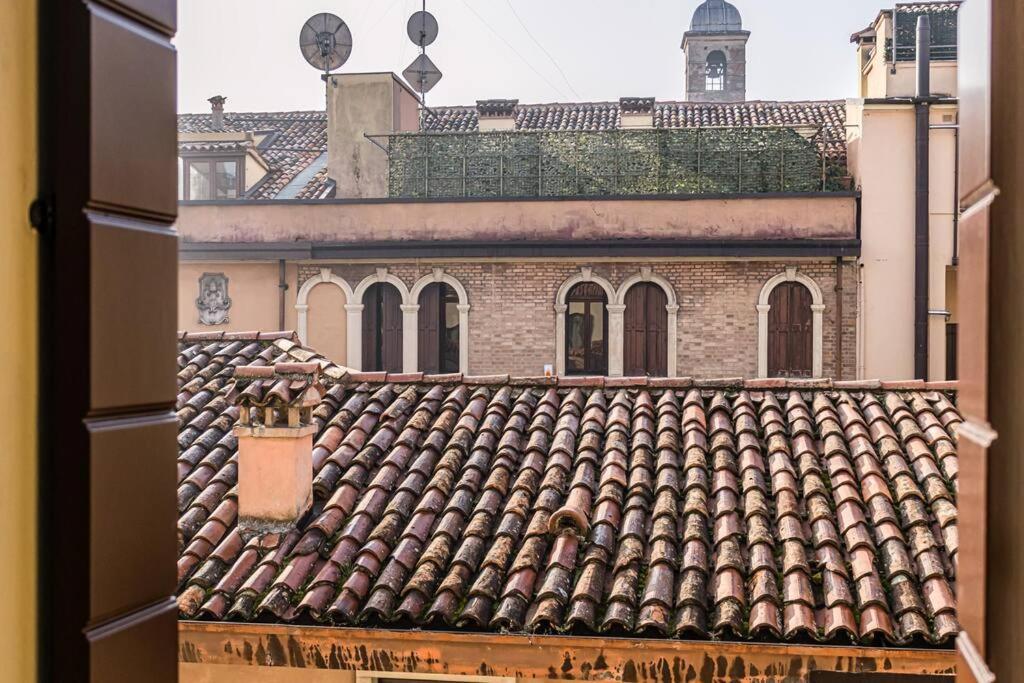 Enjoy Home - Studio Vicino Al Teatro Verdi ปาโดวา ภายนอก รูปภาพ