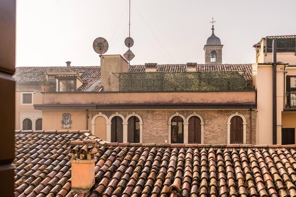 Enjoy Home - Studio Vicino Al Teatro Verdi ปาโดวา ภายนอก รูปภาพ